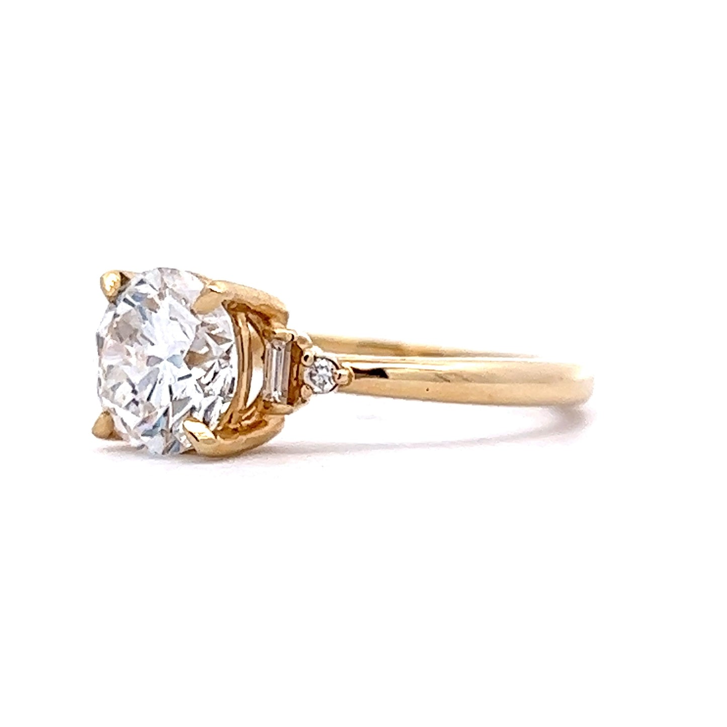 2.01 Round Brilliant Cut Diamond Engagement Ring in 14k Yellow Gold