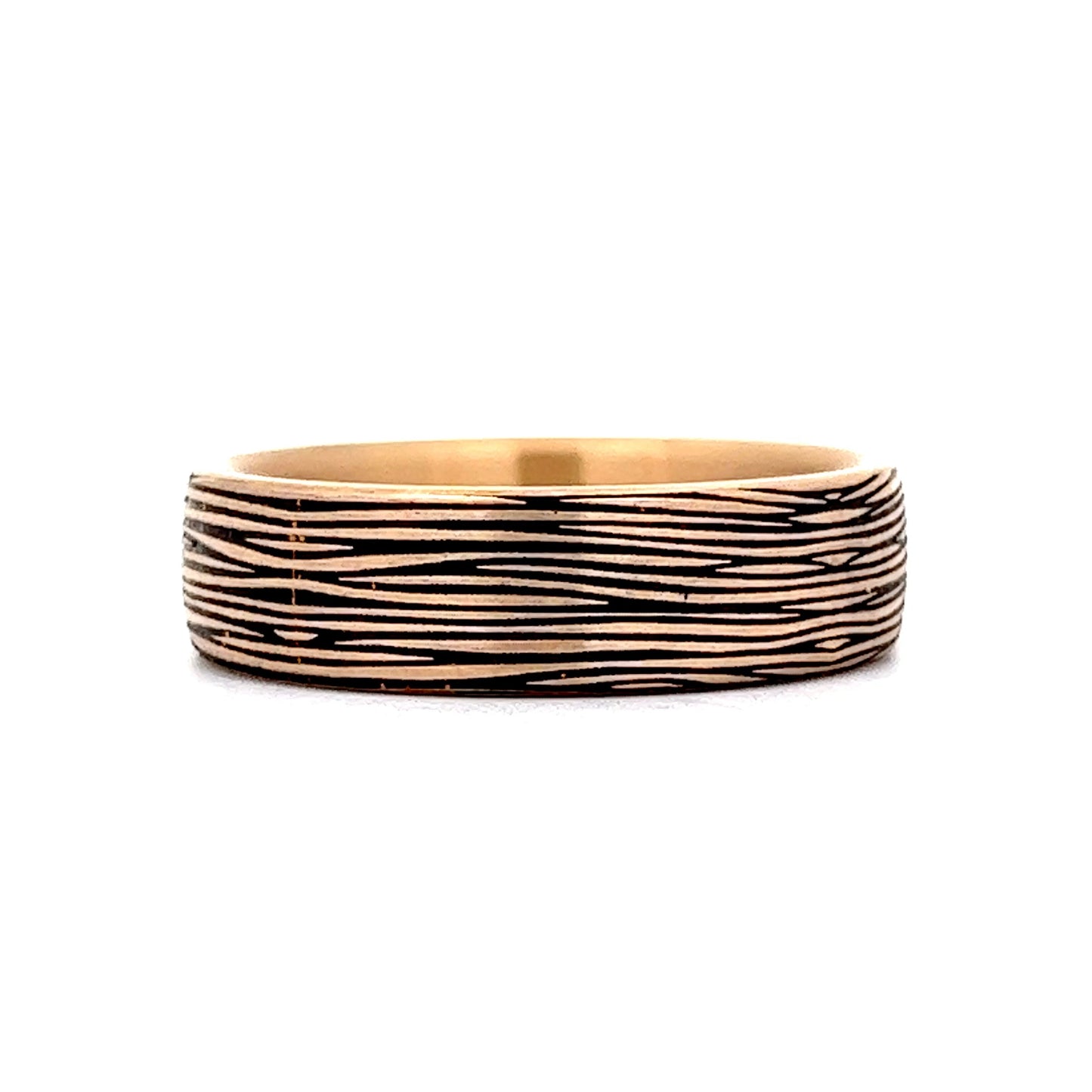 Benchmark Men's Wood Grain Tantalum Wedding Band in Yellow Gold