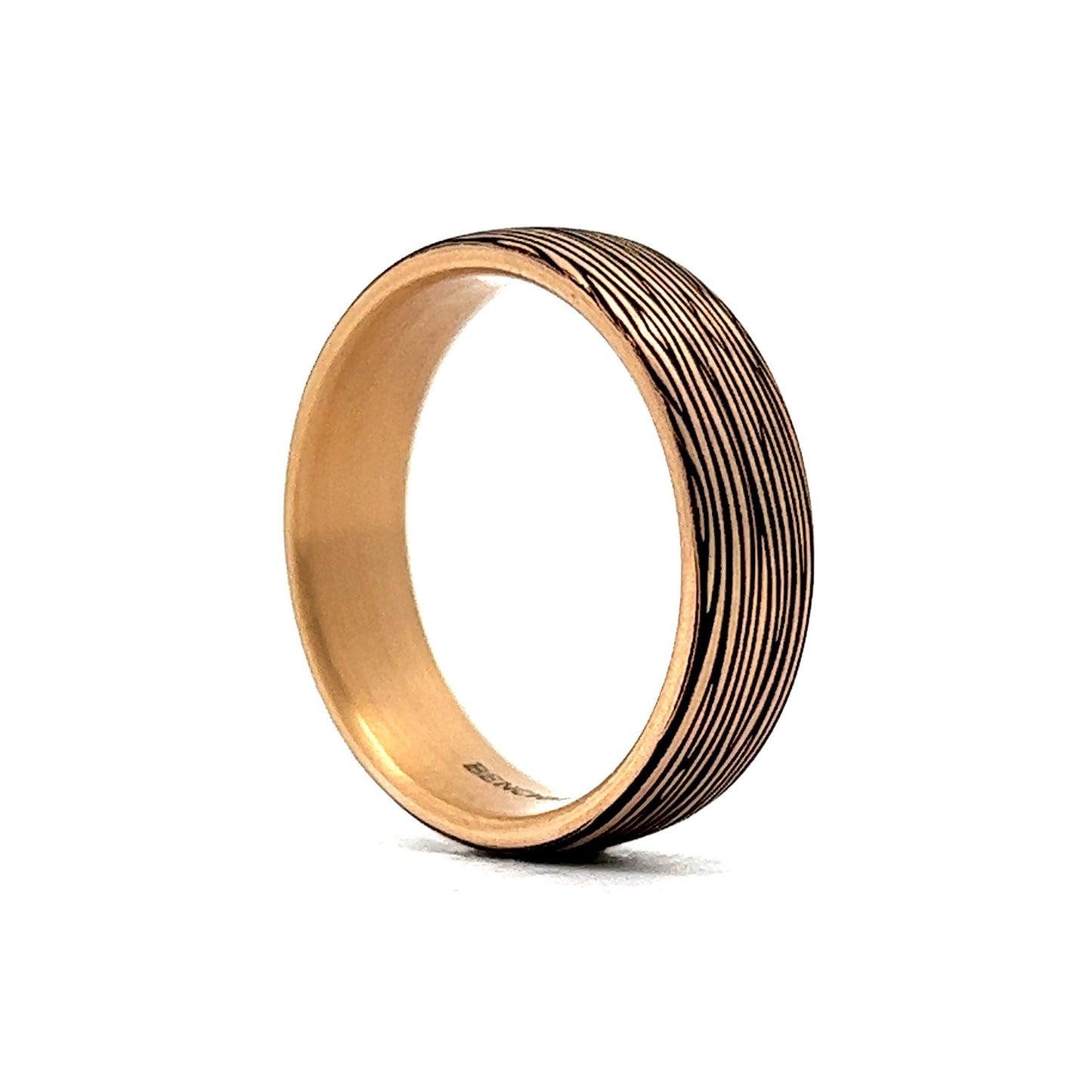 Men's Wood Grain Tantalum Wedding Band in Yellow Gold