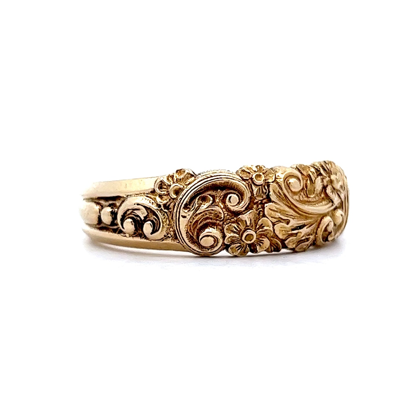 Vintage Art Nouveau Engraved Ring in 14k Yellow Gold