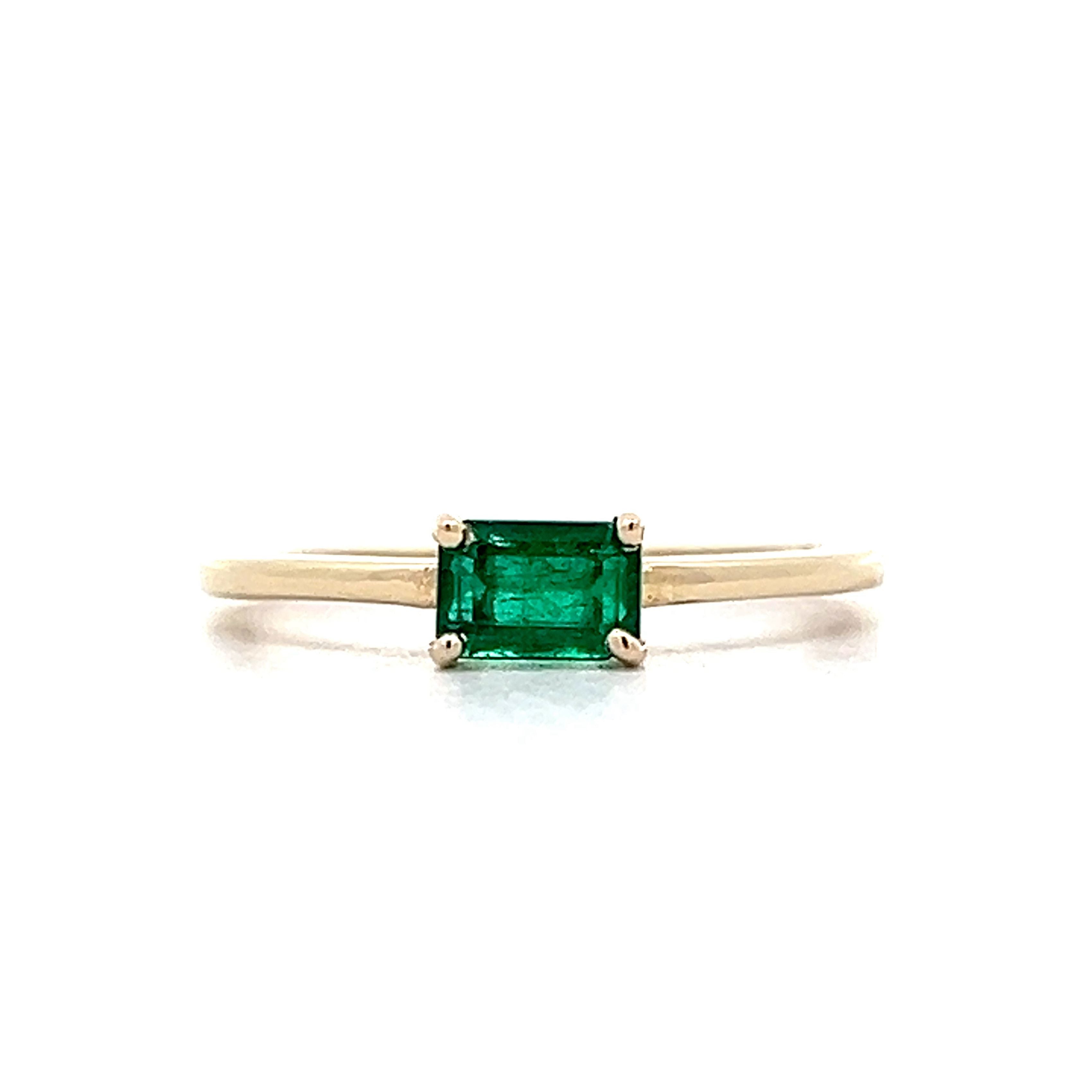 Emerald stackable ring deals yellow gold