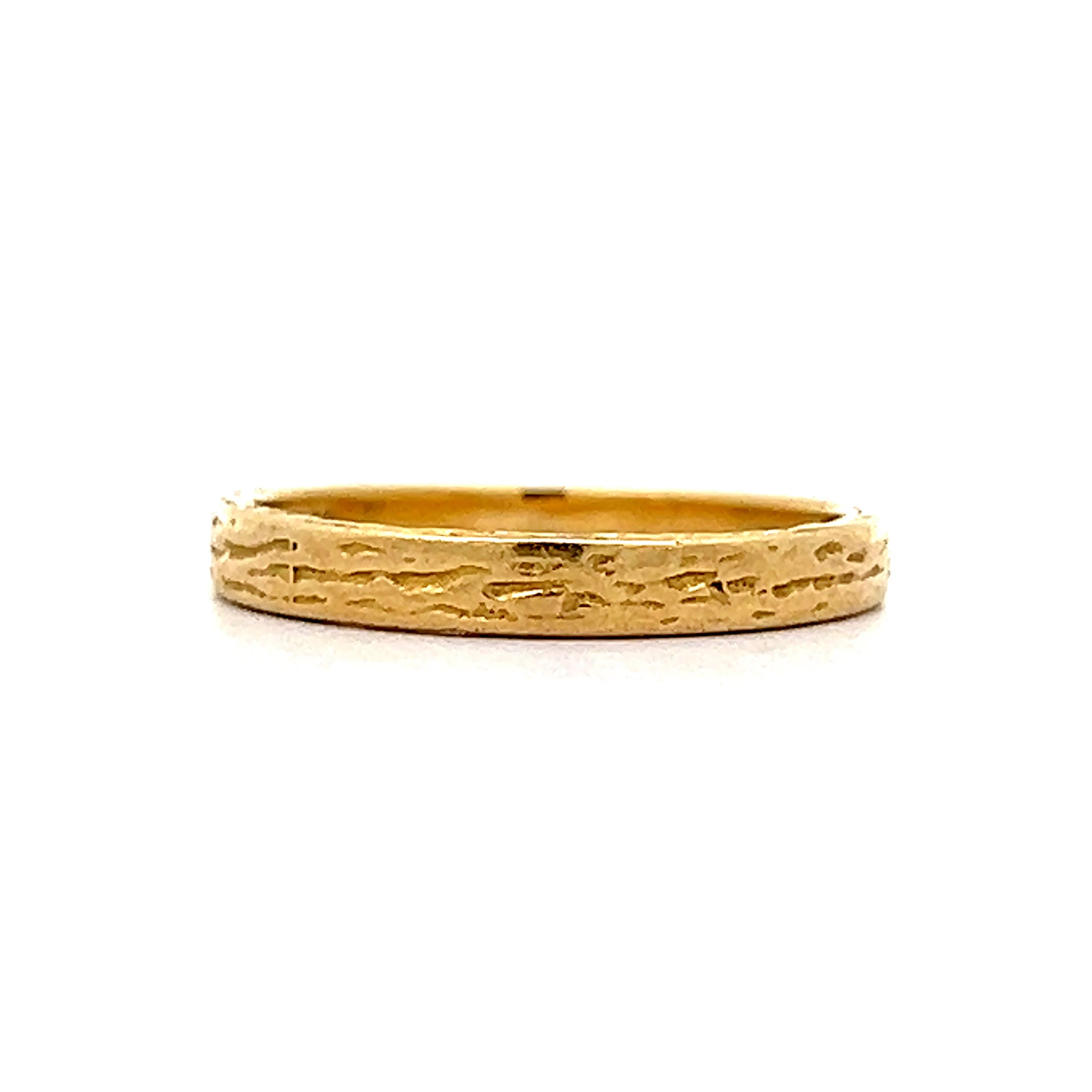 Vintage Bark Textured Wedding Band in 18k Yellow Gold – Filigree