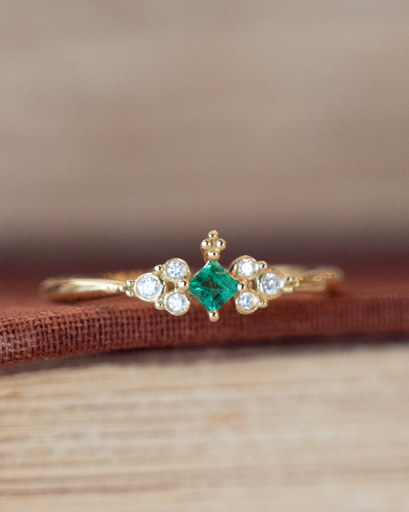 .09 Square Emerald & Diamond Cluster Ring 18k