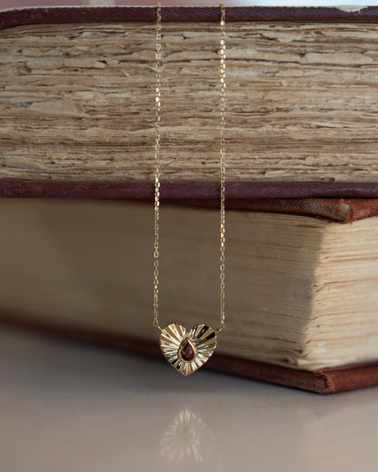 .10 Garnet Fluted Heart Pendant Necklace 14k