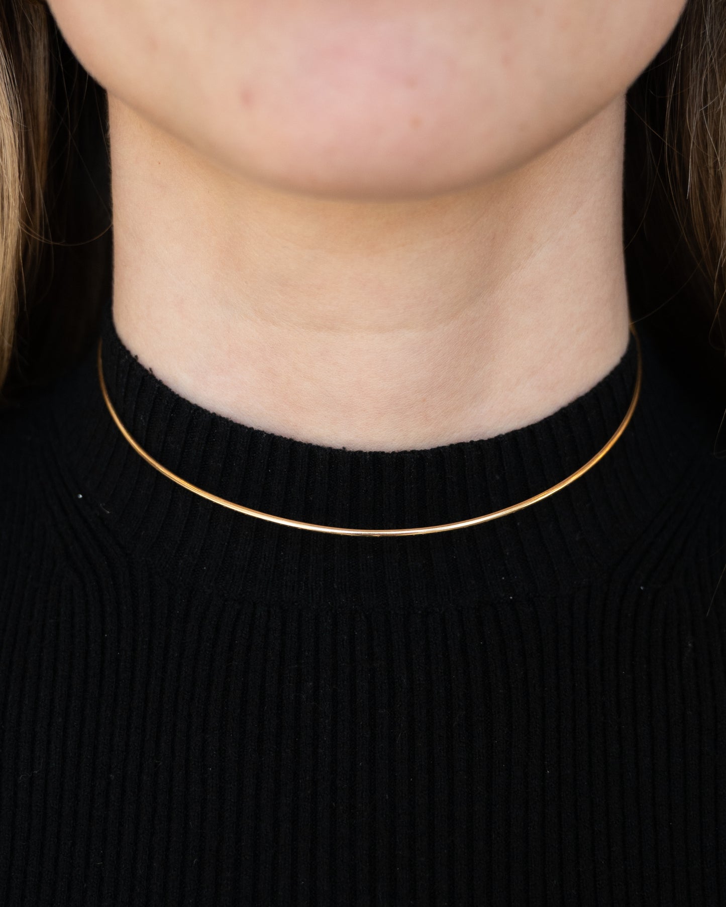 Omega Wire Choker Necklace 14k Yellow Gold