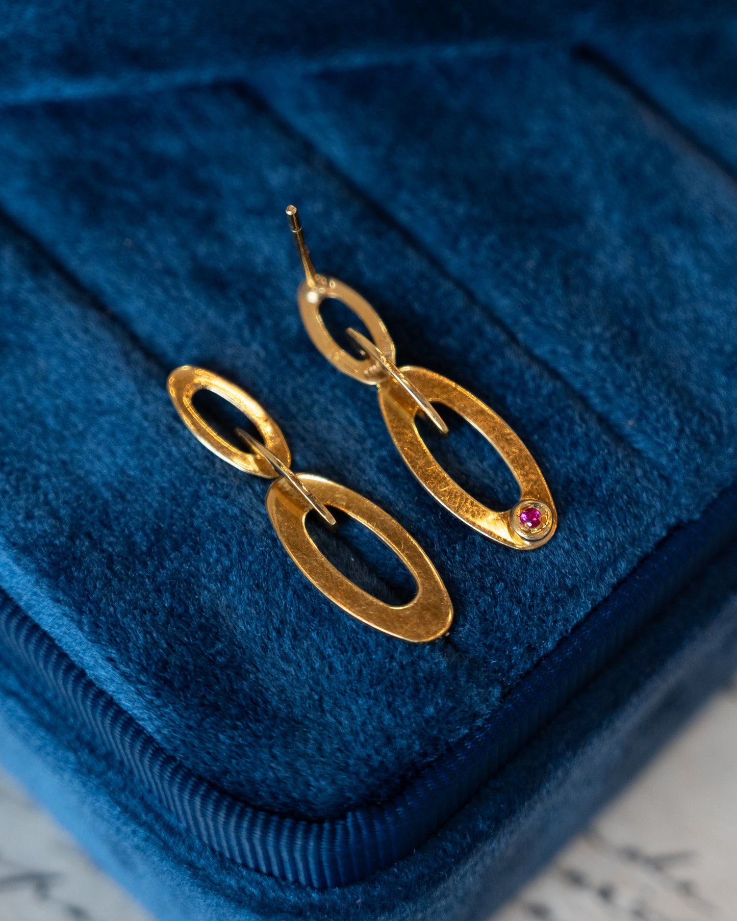 .06 Hidden Ruby Drop Earrings 18k Yellow Gold