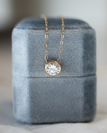 .98 Round Brilliant Diamond Solitaire Necklace 14k