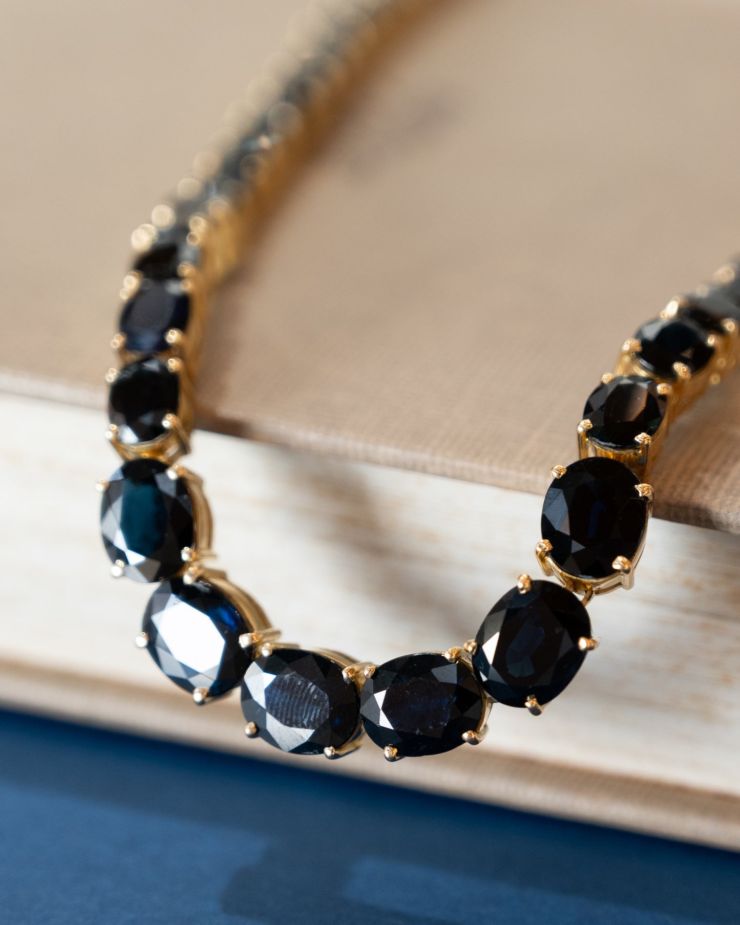 82 Carat Oval Sapphire Statement Necklace 18k Yellow Gold