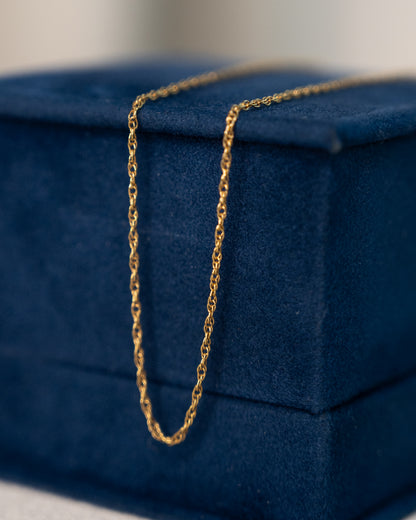 18" Singapore Chain Necklace in 14k Yellow Gold
