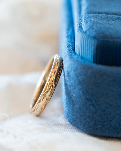 Antique Art Deco Engraved Wedding Band 18k