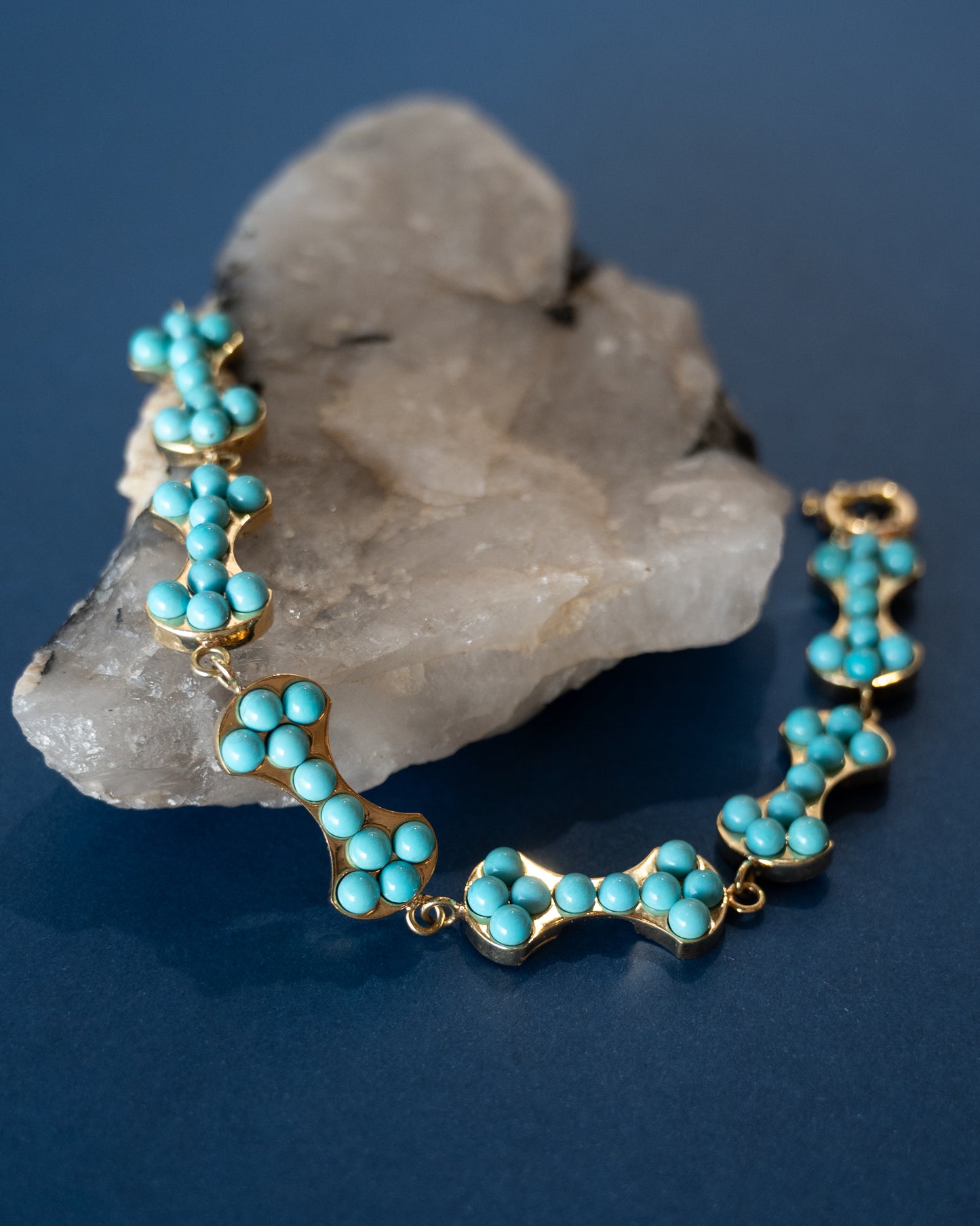 Dog Bone Link Bracelet w/ Cabochon Turquoise 18k