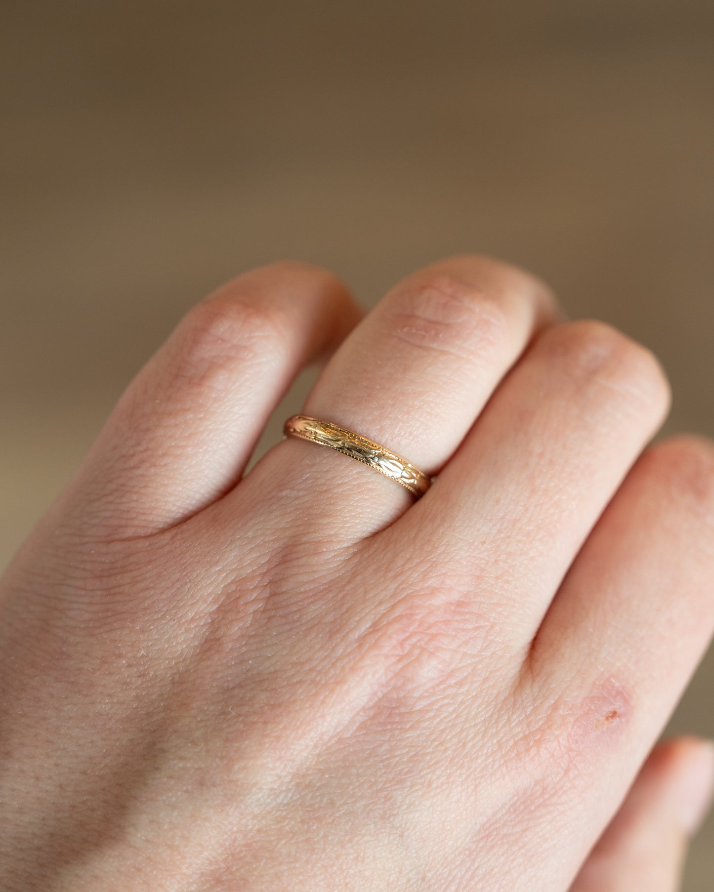 Antique Art Deco Engraved Wedding Band 18k
