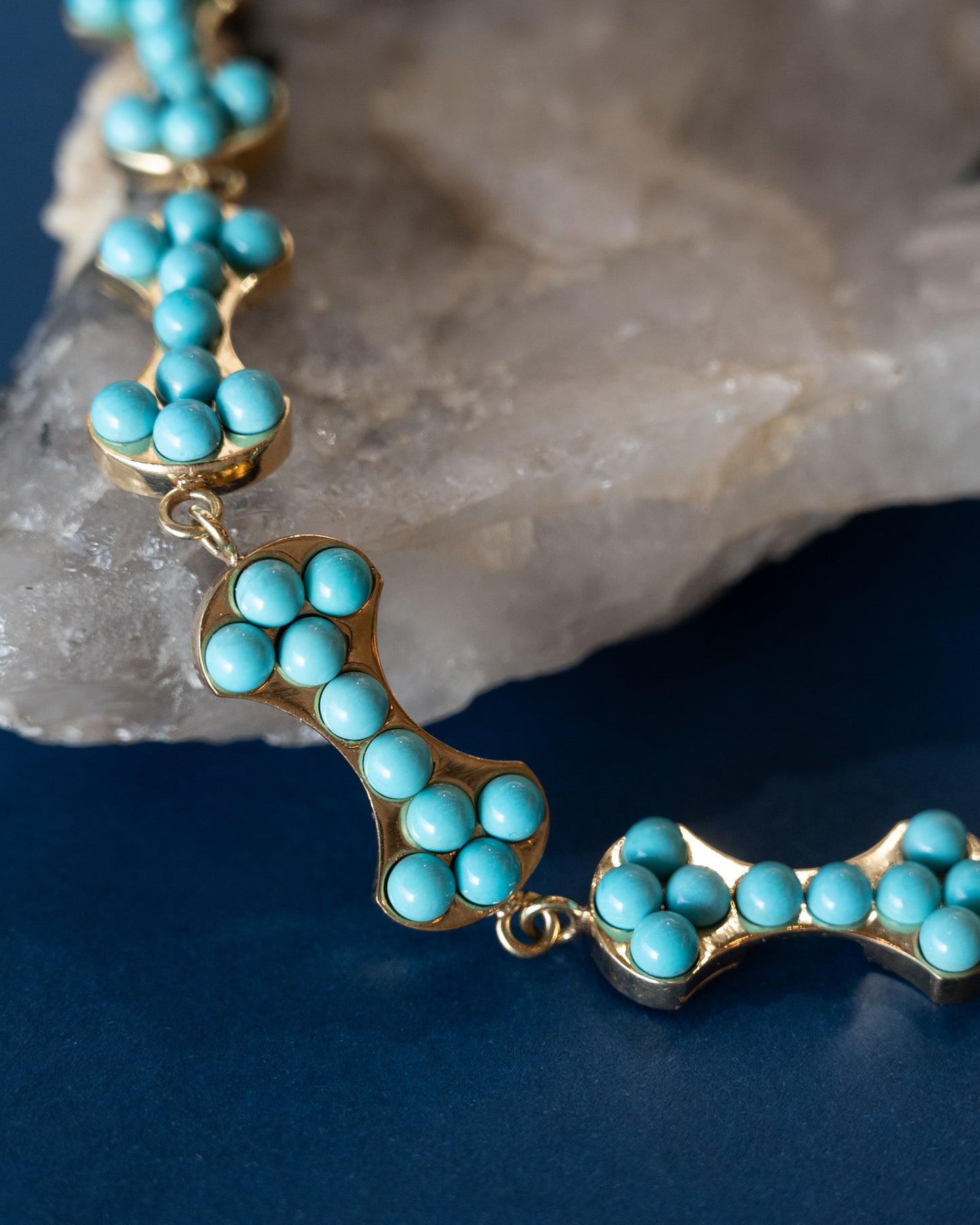 Dog Bone Link Bracelet w/ Cabochon Turquoise 18k