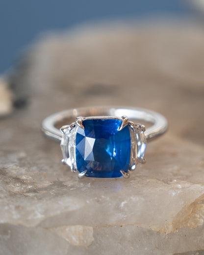 4.05 Cushion Sapphire Engagement Ring 18k