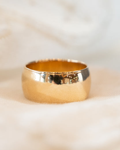 9.5mm Step Edge Cigar Wedding Band 14k Yellow Gold