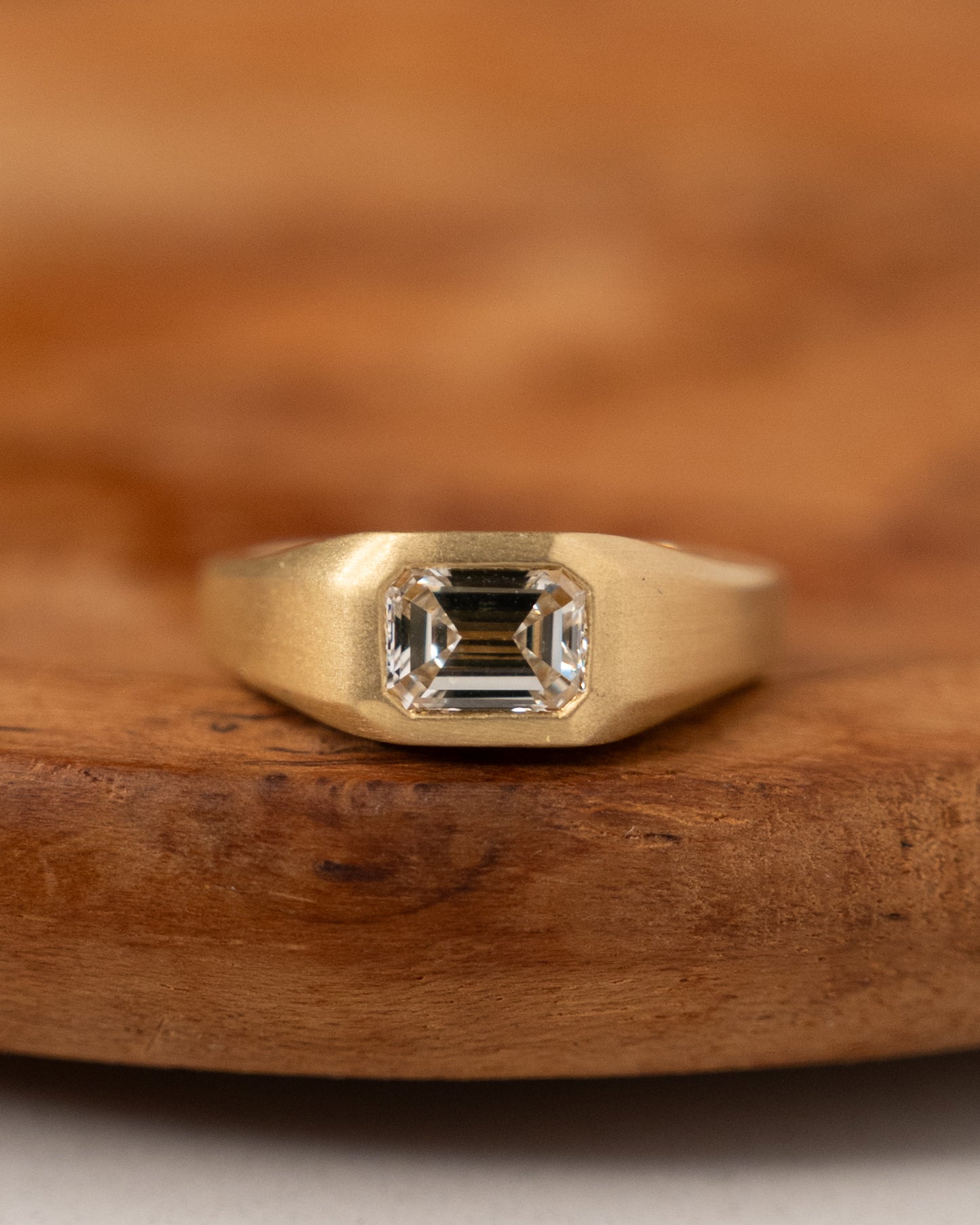 1 Carat Emerald Cut Diamond Engagement Ring 18k