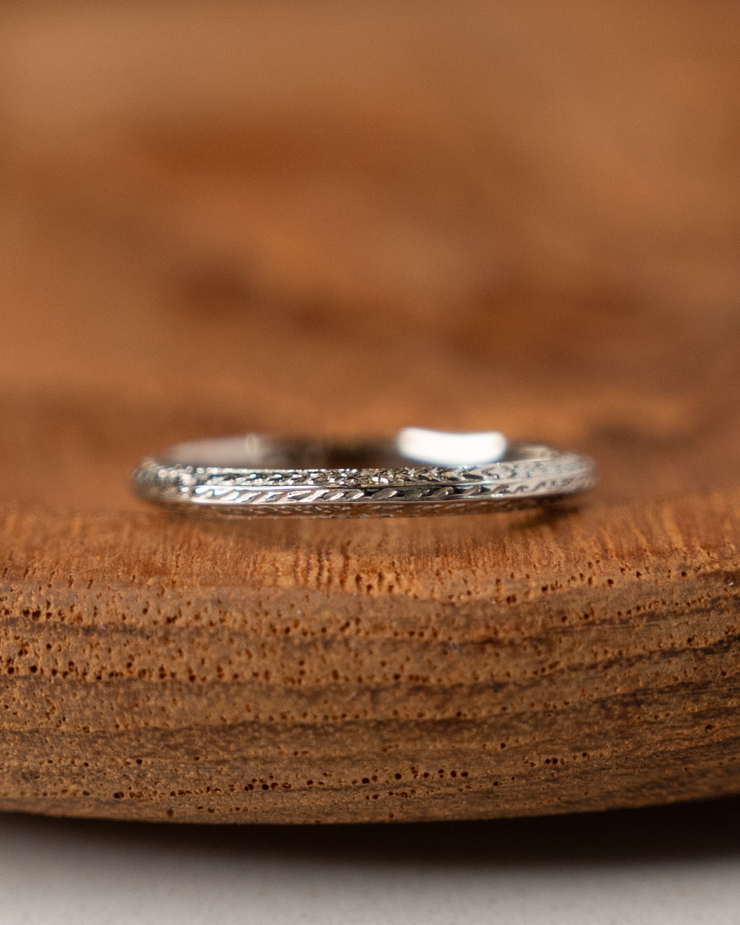 Antique Art Deco 2mm Chevron Wedding Band 18k