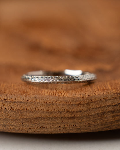 Antique Art Deco 2mm Chevron Wedding Band 18k