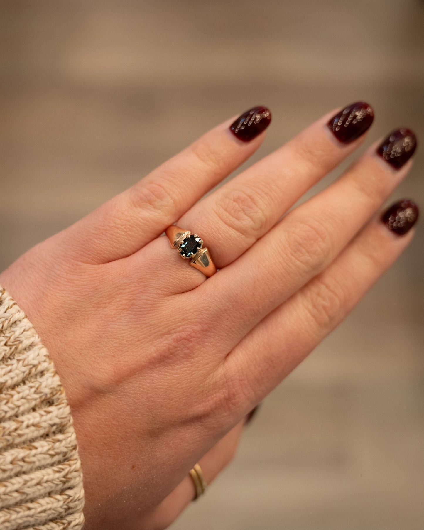 1.00 Vintage Oval Sapphire Engagement Ring 9k