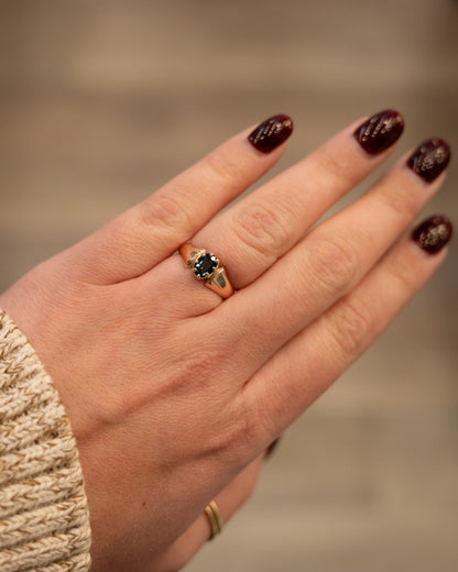 1.00 Vintage Oval Sapphire Engagement Ring 9k