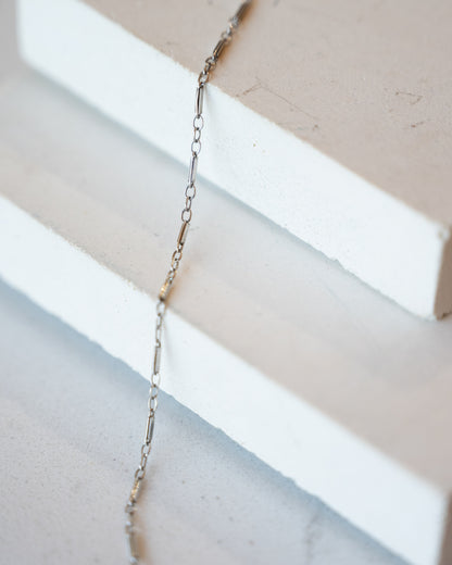 Antique Art Deco Chain Necklace in 14k White Gold