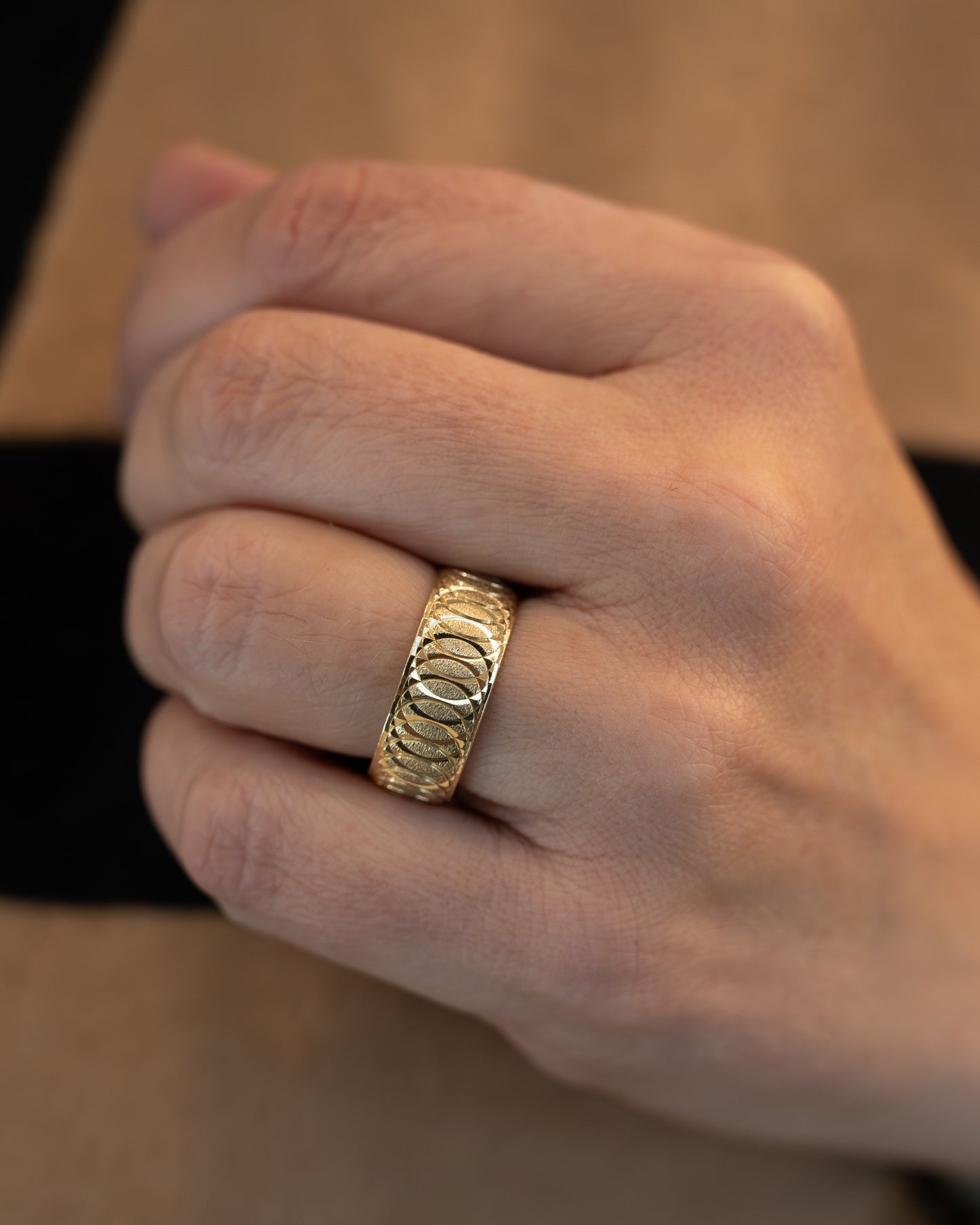 Mens Vintage Geometric Engraved Wedding Band 14k