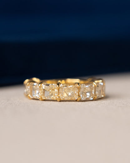 6.72 Radiant Cut Diamond Stacking Band 18k