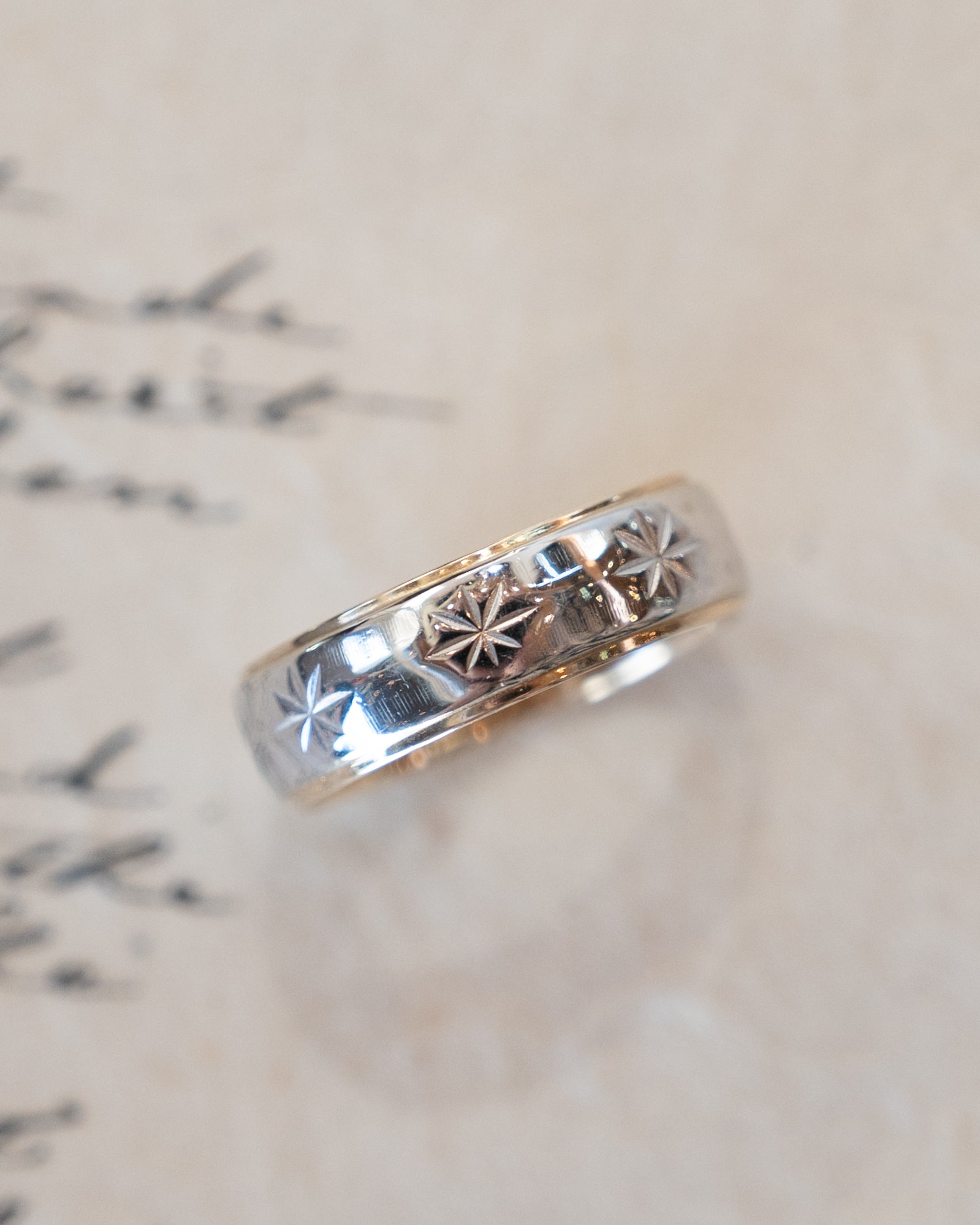 Mens Vintage Retro Star Two-Tone Wedding Band 14k – Filigree Jewelers