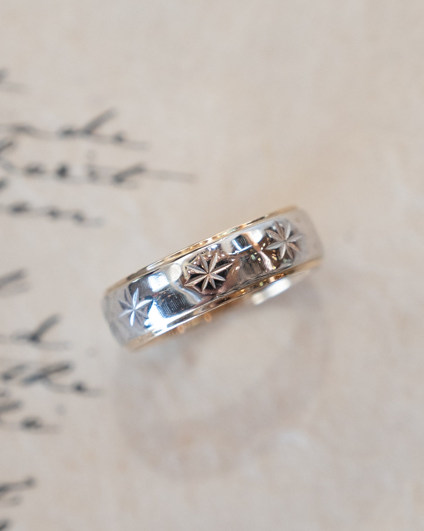 Mens Vintage Retro Star Two-Tone Wedding Band 14k