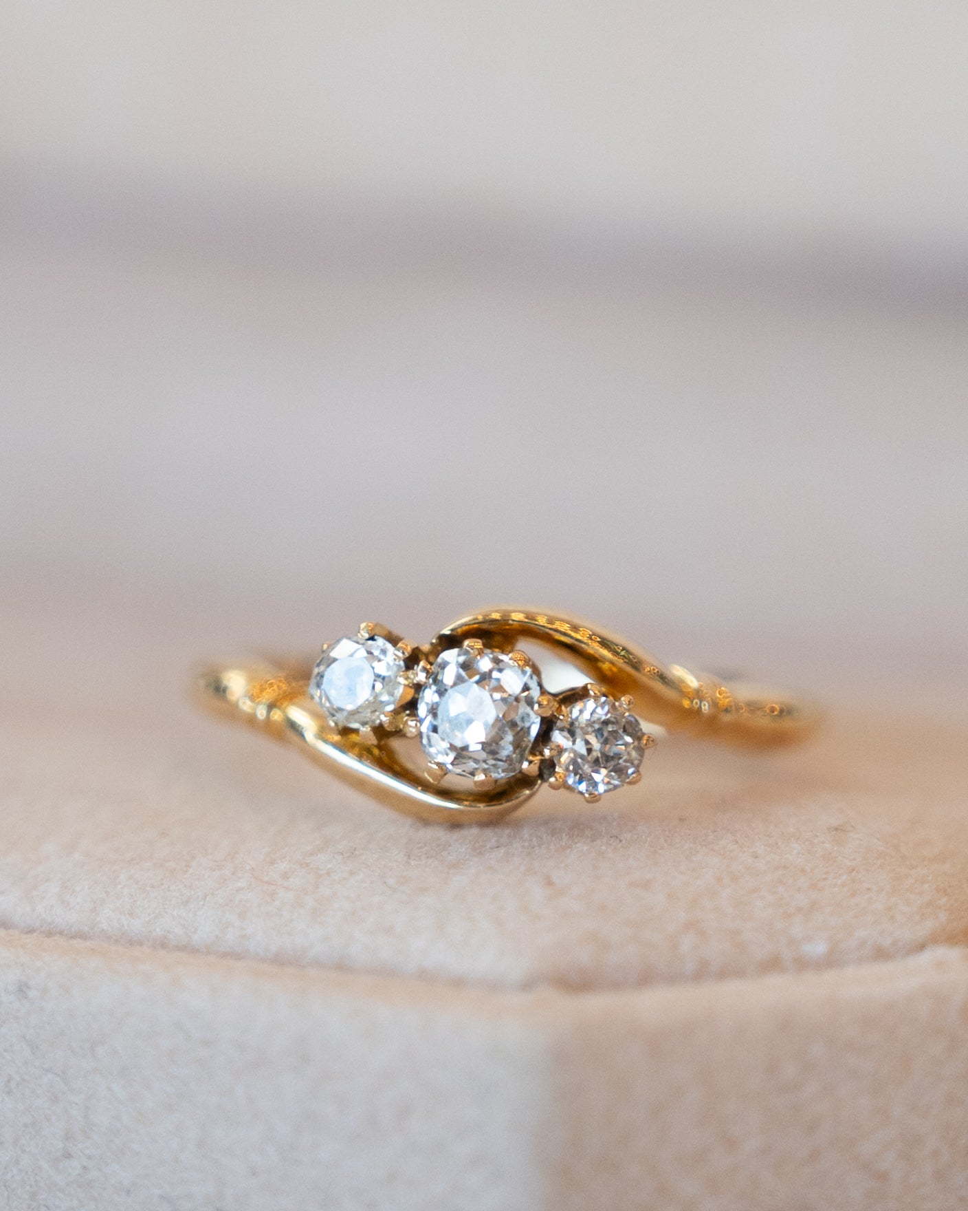 .20 Victorian Diamond Three Stone Ring 18k Yellow Gold