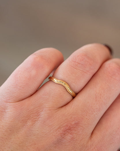 Contour Milgrain Wedding Band in 14k Yellow Gold