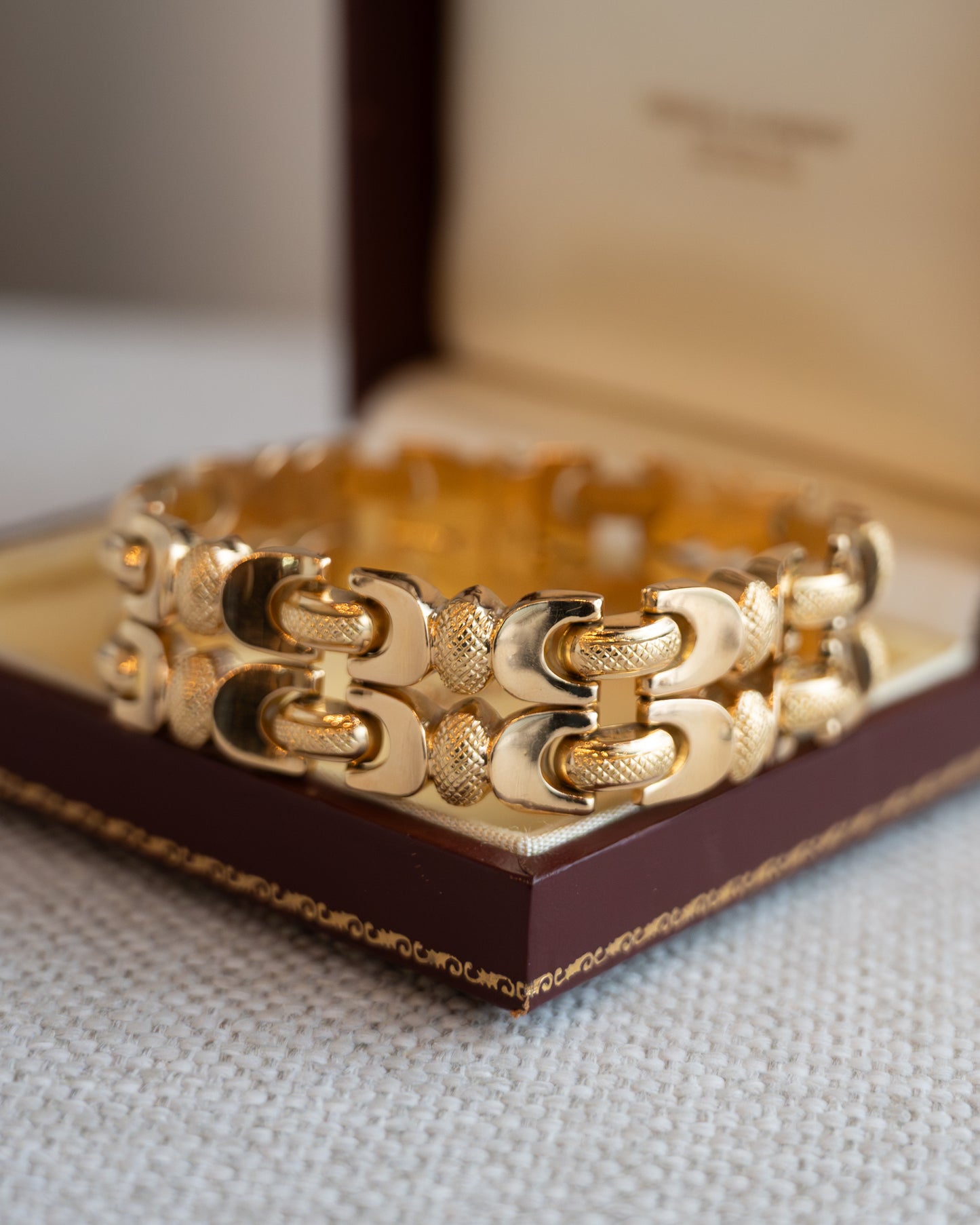 Vintage Retro Geometric Bracelet in 18k Yellow Gold