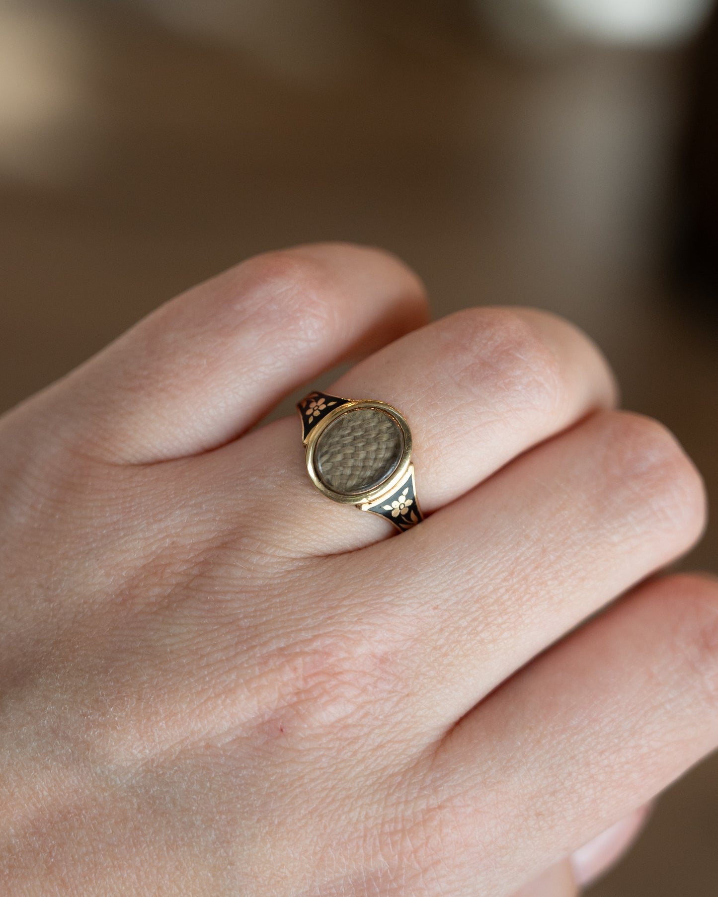 Antique Georgian Mourning Ring in 18k Yellow Gold