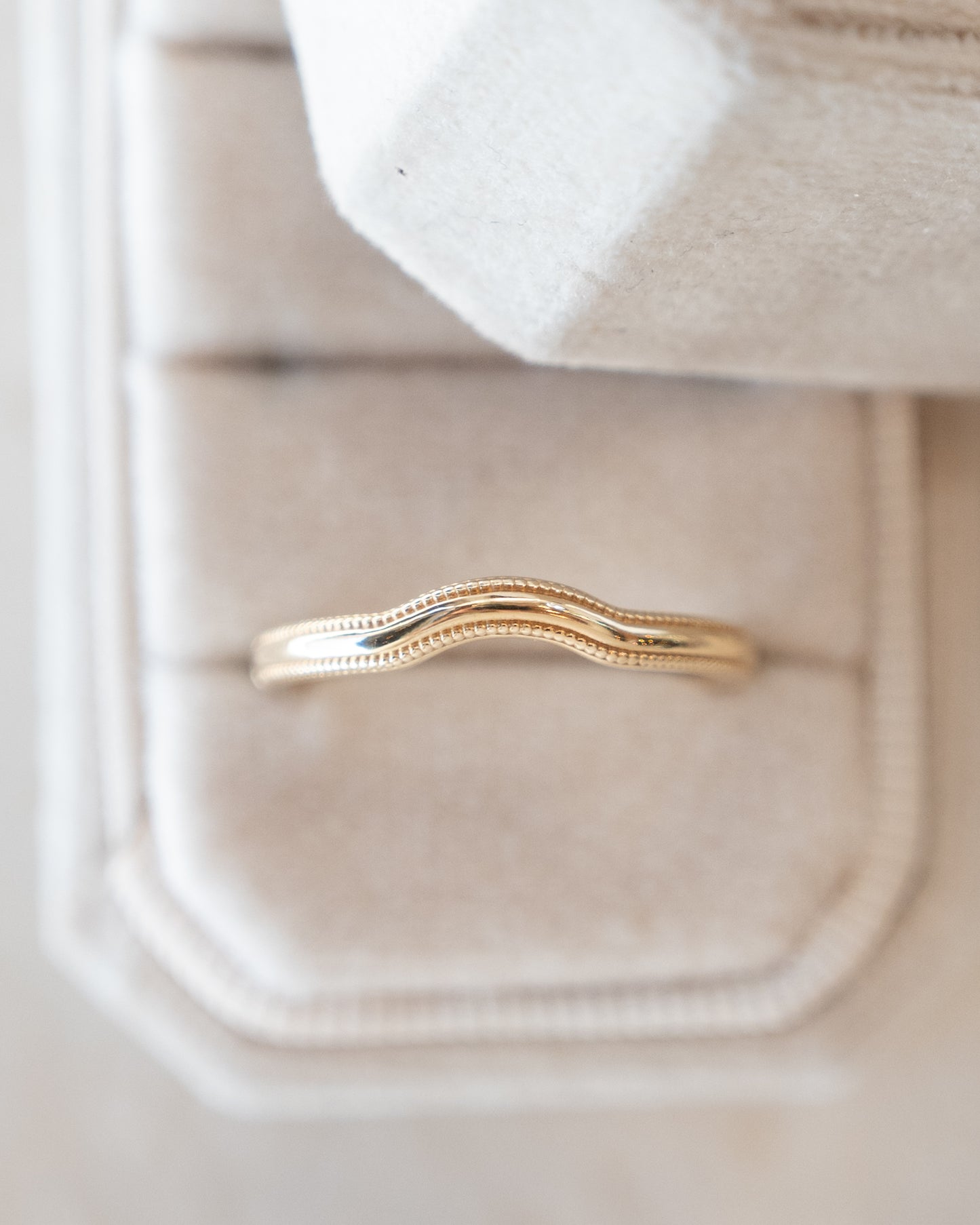 Contour Milgrain Wedding Band in 14k Yellow Gold