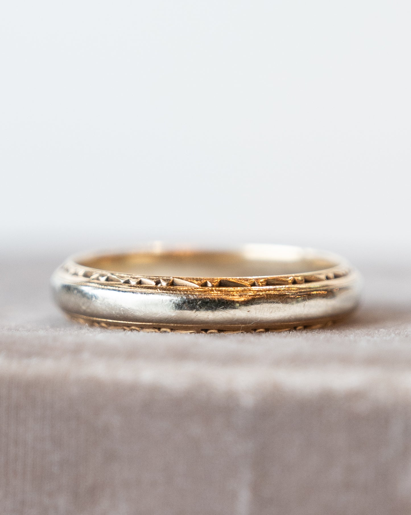 Mens Vintage Retro Two-Tone Wedding Band 14k