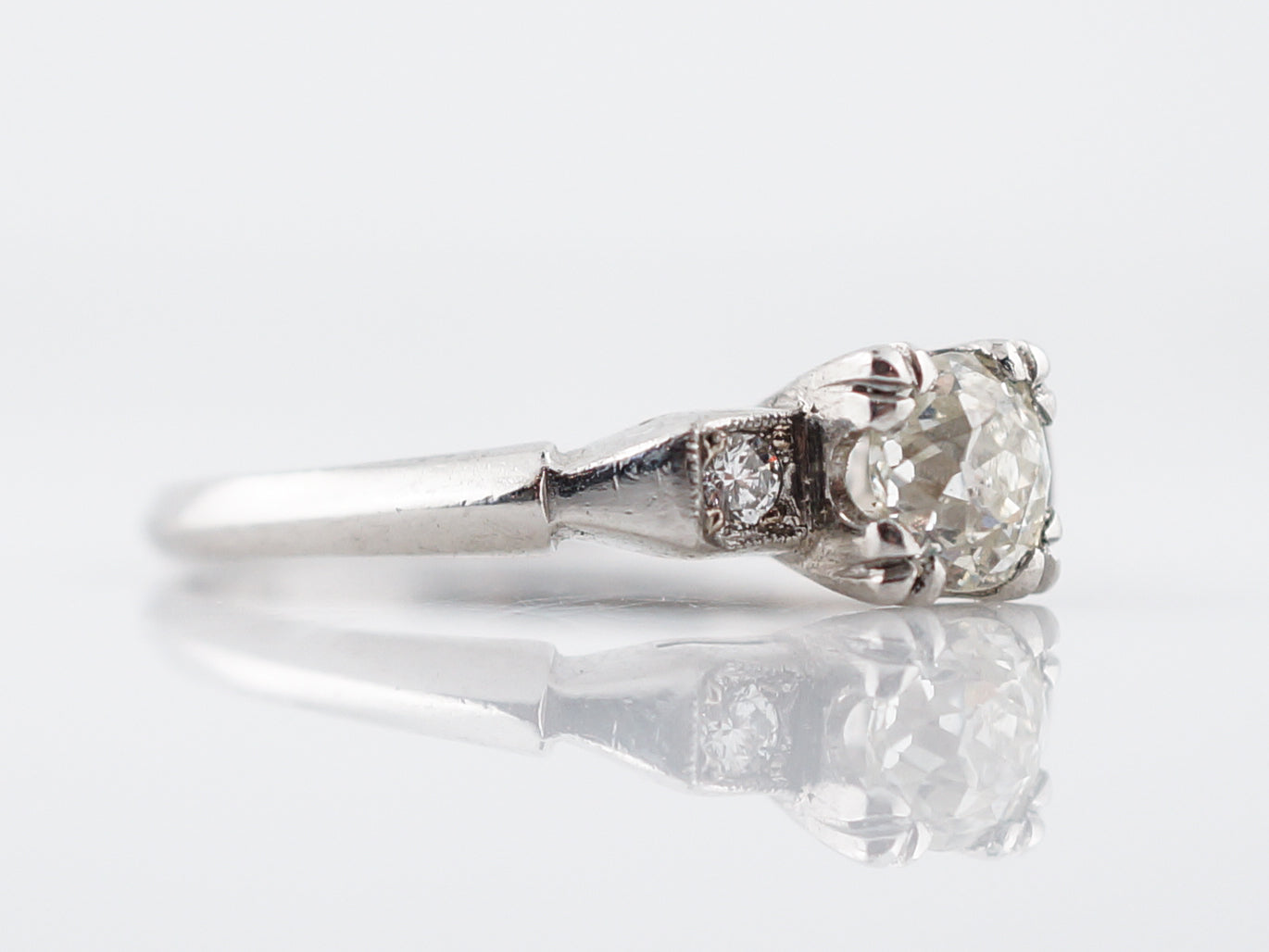 Beautiful Antique Engagement Ring Art Deco Diamond in Platinum
