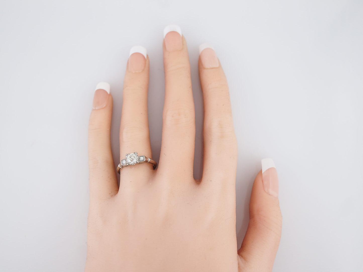 Beautiful Antique Engagement Ring Art Deco Diamond in Platinum