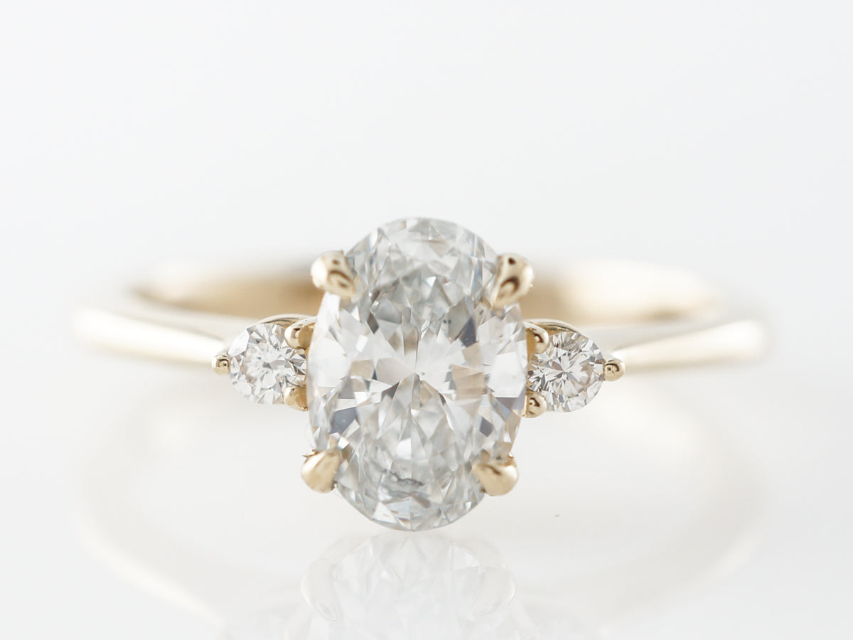1 Carat Oval Diamond Engagement Ring in Yellow Gold