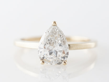 1 Carat Pear Cut Diamond Engagement Ring in Yellow Gold