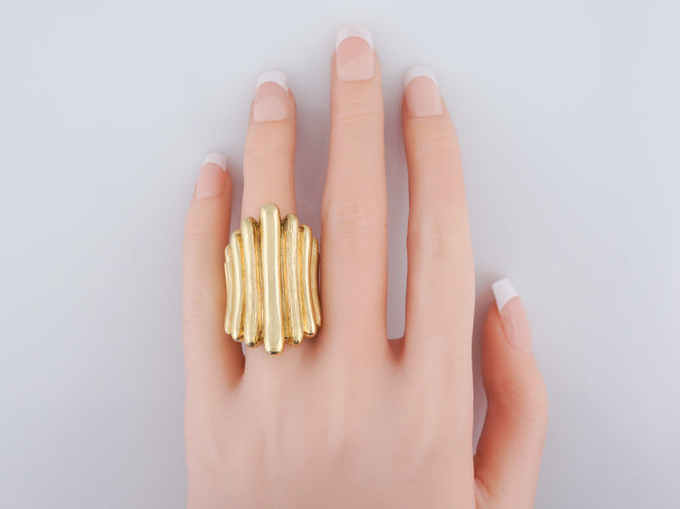 Vintage Right Hand Ring Mid-Century in 18k Yellow Gold
