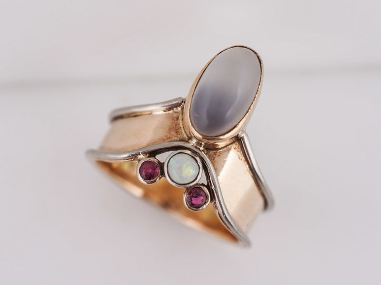 Modern Right Hand Ring 2.02ct Cabochon Cut Moonstone in 14k Yellow Gold
