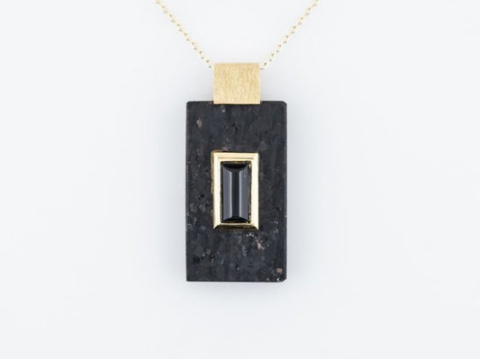 Mid-Century Necklace .15 Cabochon Cut Onyx & Slate in 14k Yellow Gold