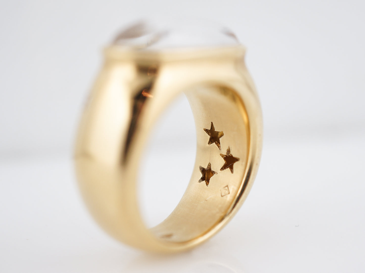 H. Stern Right Hand Ring Modern 2.74 Cabochon Cut Quartz in 18k Yellow Gold