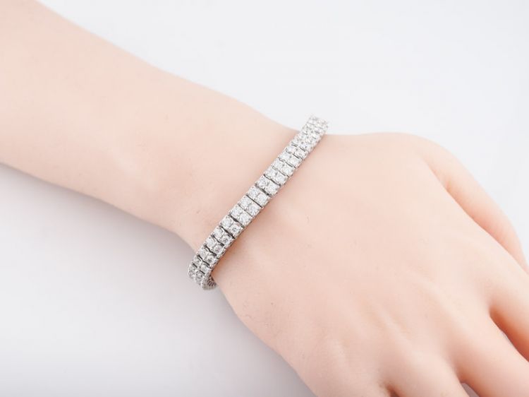 Tennis Bracelet Modern 6.12 Round Brilliant Cut Diamonds in 14k White Gold