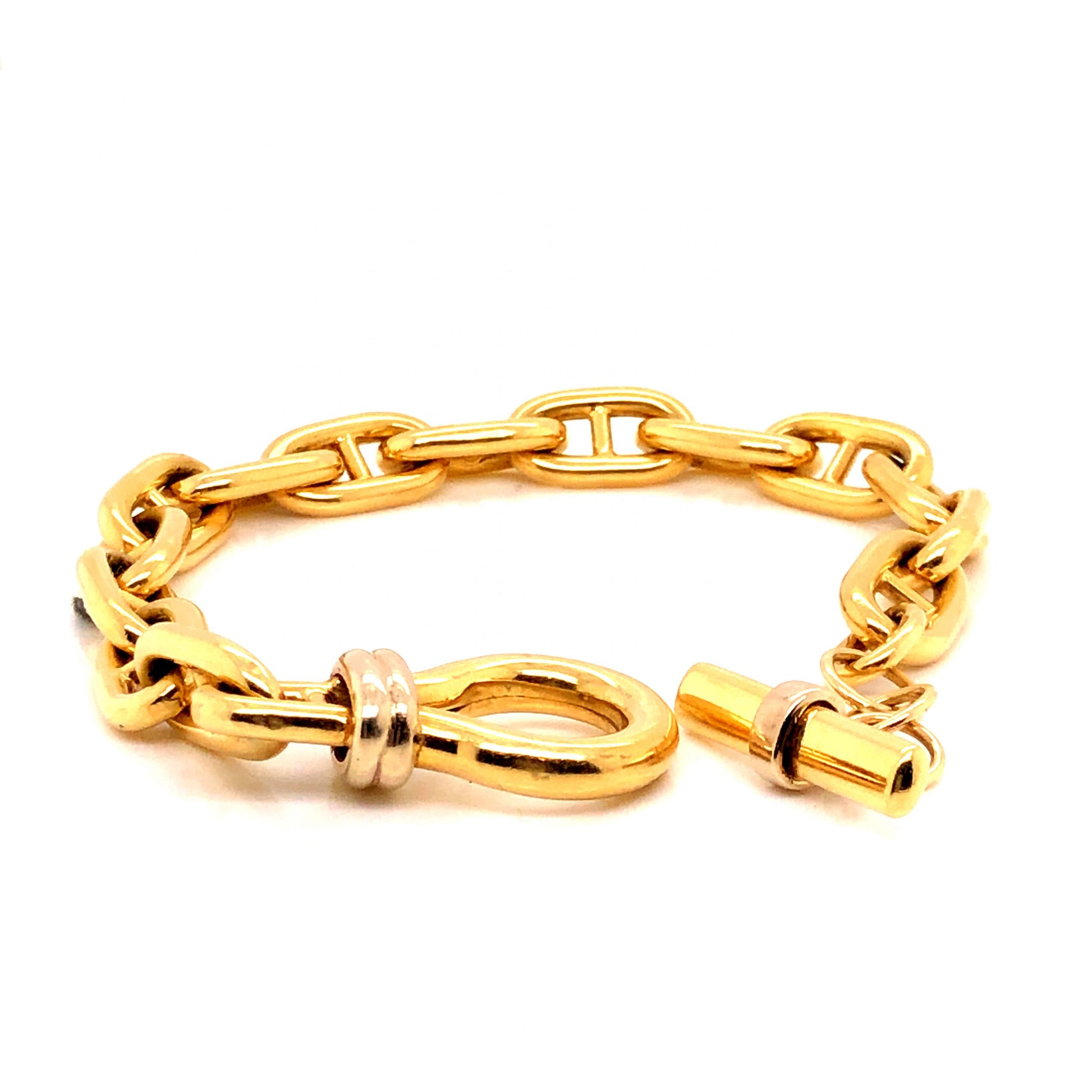 Wide Link Toggle Bracelet in 18k Yellow Gold