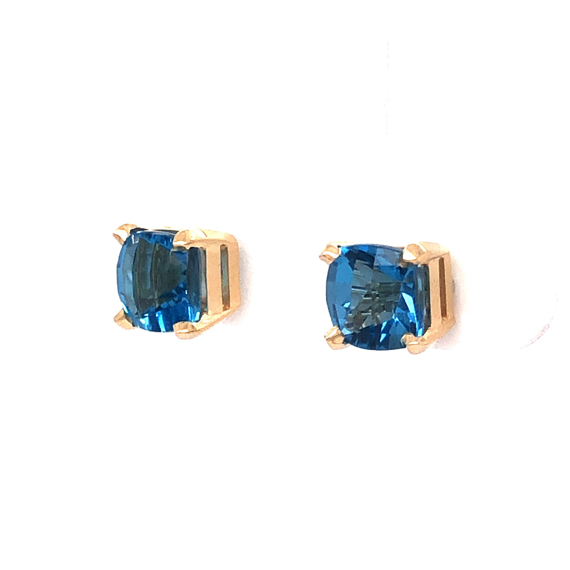 Checkerboard Faceted Blue Topaz Stud Earrings in 14k Yellow GoldComposition: Platinum Total Gram Weight: 3.1 g Inscription: 14k
      