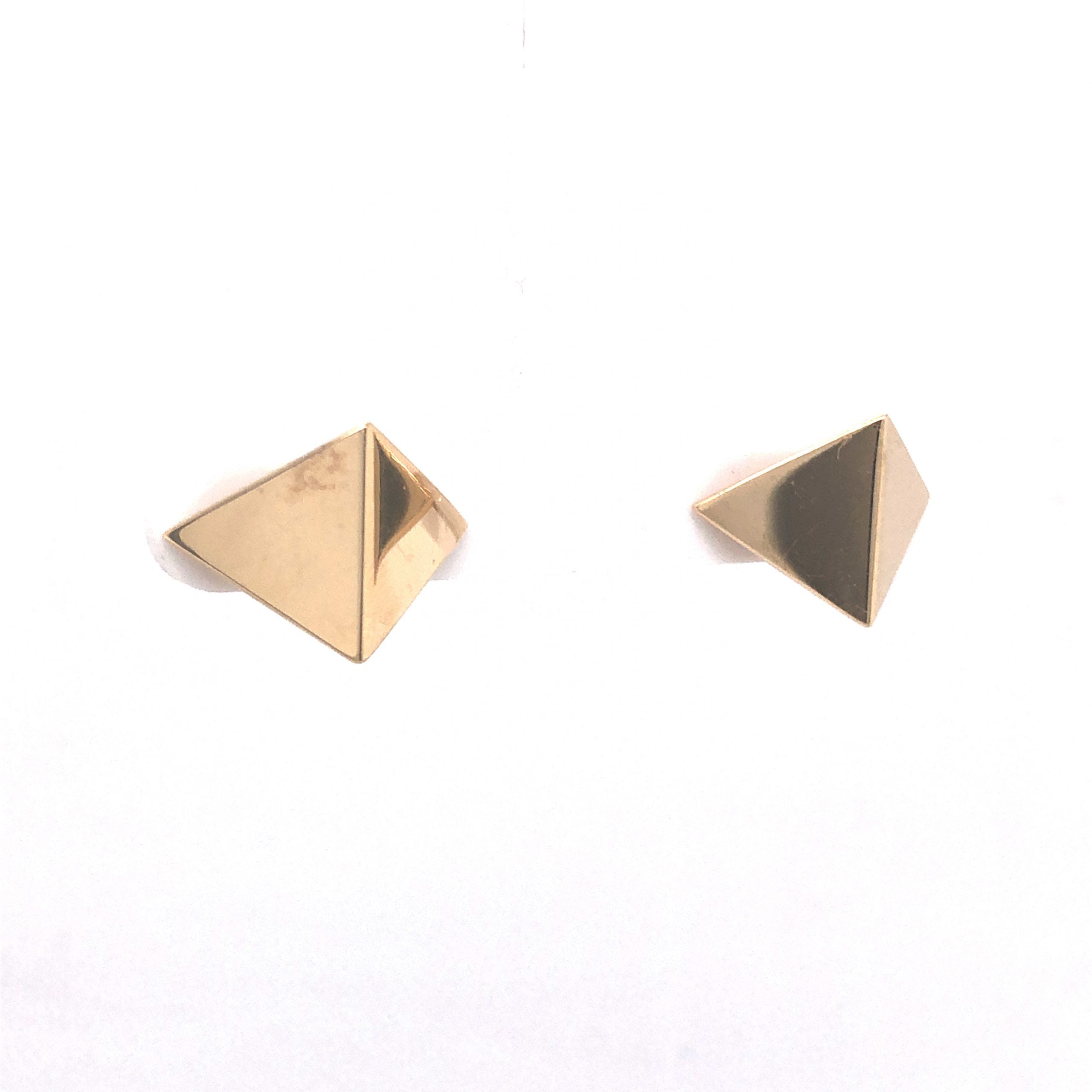 Pyramid stud earrings deals