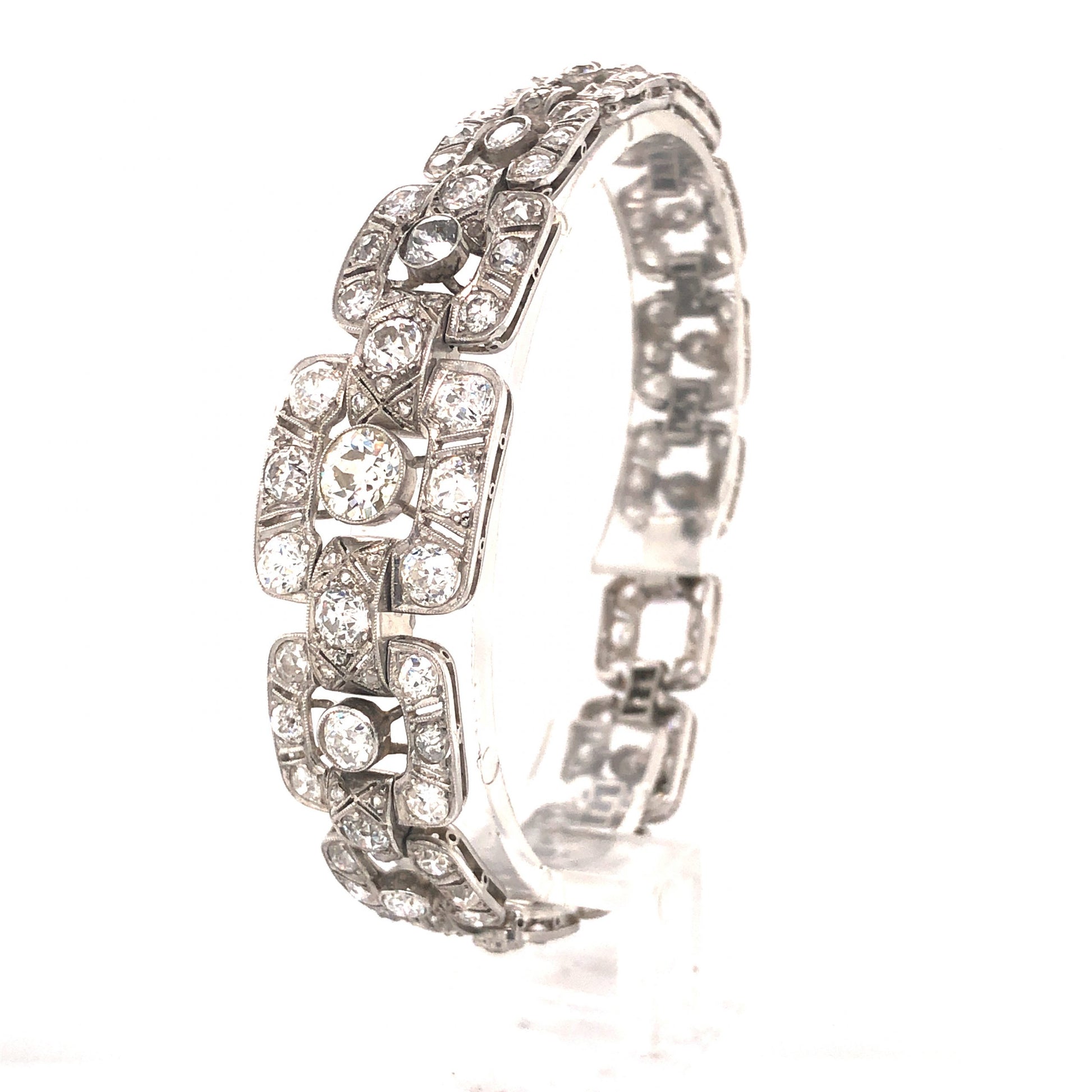 11.30 Art Deco Diamond Bracelet in PlatinumComposition: PlatinumTotal Diamond Weight: 11.30 ctTotal Gram Weight: 31.0 g