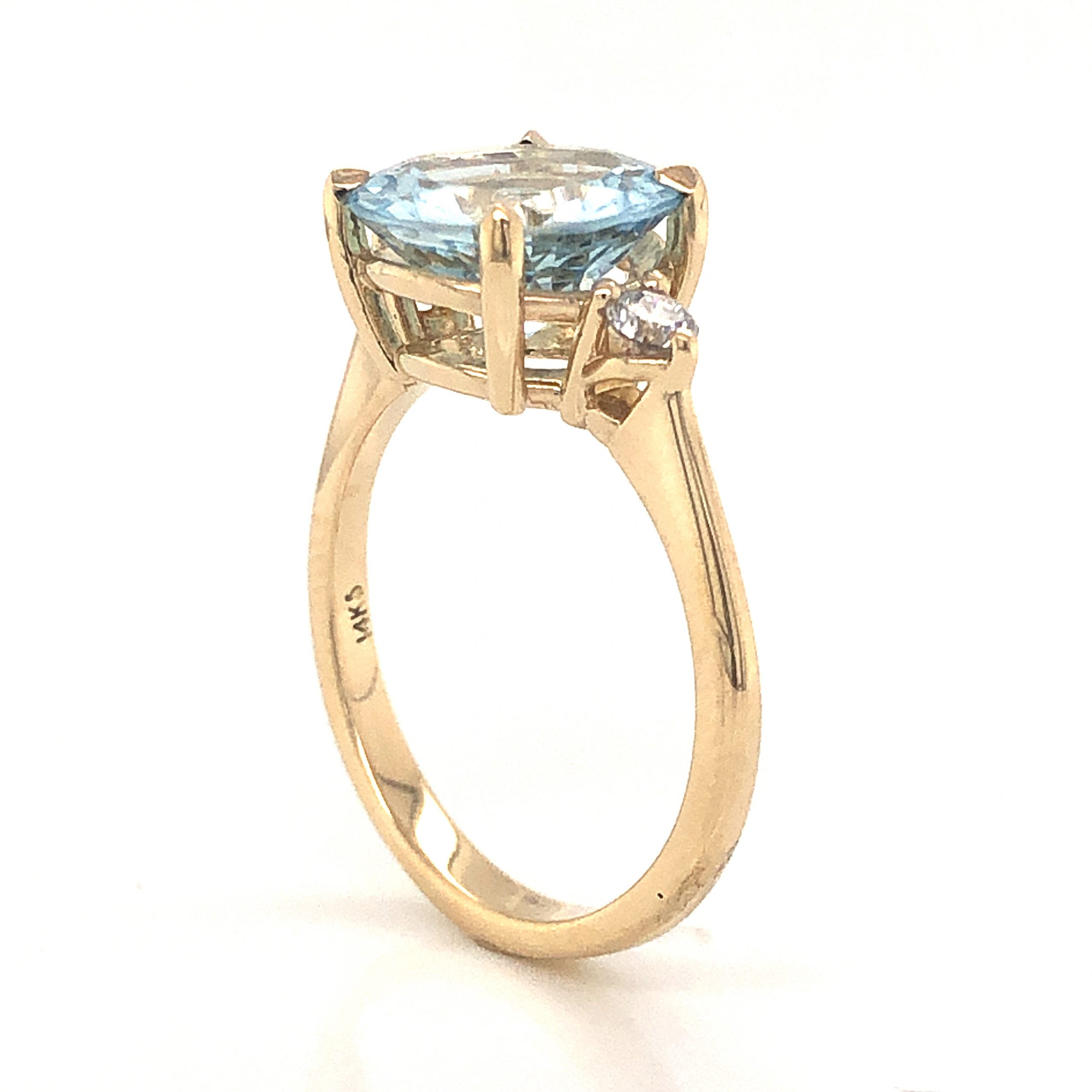 (654) 2 fashion Ct Aquamarine Round Cut 14k Gold Ring