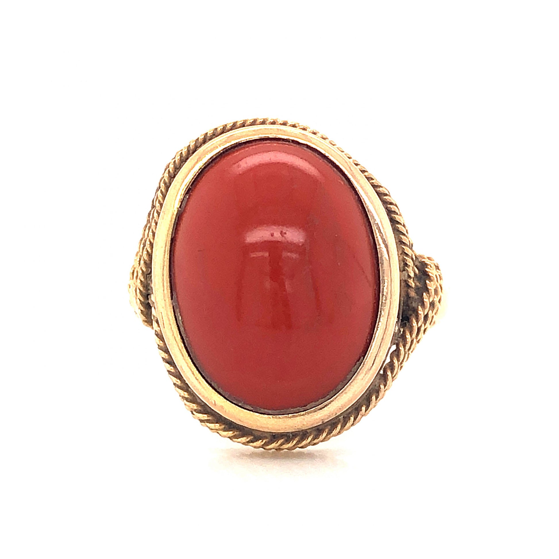 Mid-Century Coral Cocktail Ring in 18k Yellow GoldComposition: Platinum Ring Size: 6.5 Total Gram Weight: 5.5 g Inscription: 750 165VA
      